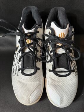 Size 10 - Nike Kyrie Flytrap 2 White Gold Black